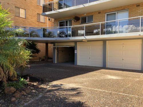 13 'Parkview', 11-13 Catalina Close - great location unit with a locked garage