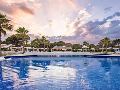 Úszómedence, Mövenpick Hotel Lalez Durres in Plazhi San Pietro
