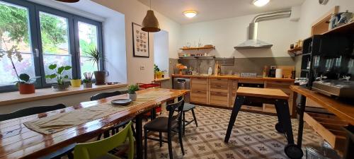 Faciliteter, Nona BB in Postojna