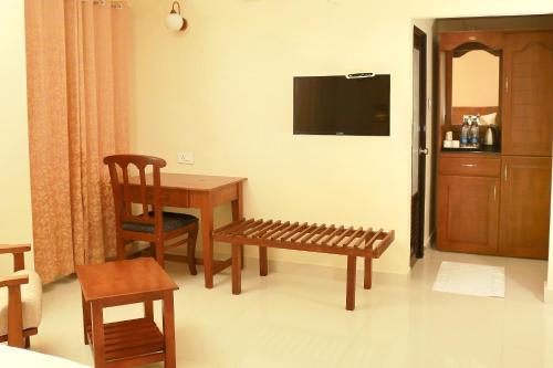 KTDC Grand Chaithram KTDC Chaithram Hotel is a popular choice amongst travelers in Thiruvananthapuram, whether exploring or just passing through. The property offers guests a range of services and amenities designed to pr