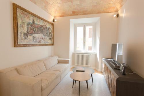 Esquilino Exquisite 2BR Apartment, Рим (фото 3)