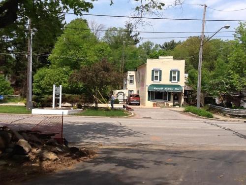 Emerald Necklace Inn Bed and Breakfast – Fairview Park, OH