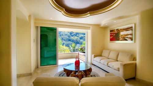 Room In Villa - Luxury Suite With Garden And Ocean View, Puerto Vallarta