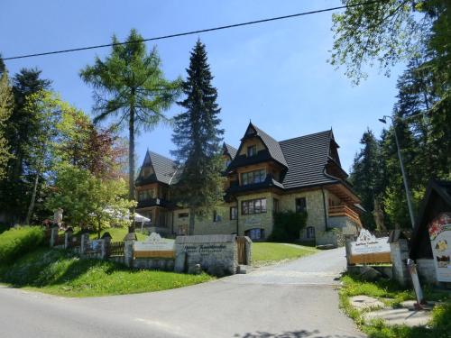Hotel Dwór Karolówka - image 12
