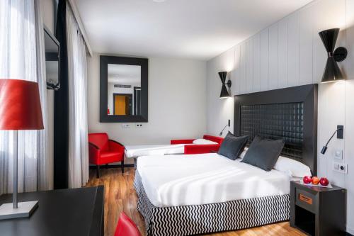 Salles Hotel Aeroport Girona in Riudellots De La Selva