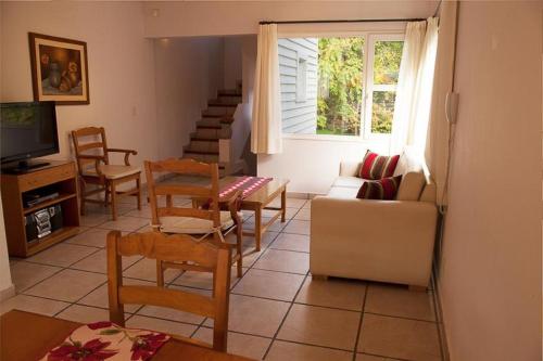 3 bedrooms, 5 beds