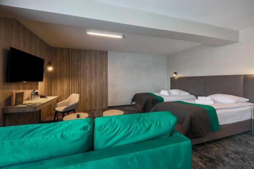 1 queen bed
