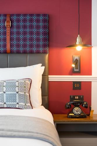 Hotel Indigo Cardiff, an IHG hotel Room Type - 1 Queen Standard Accessible