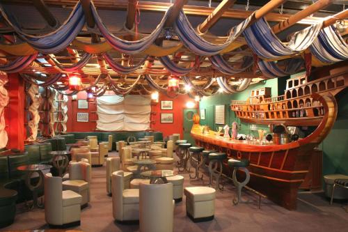 Poseidonia Beach Hotel - image 5