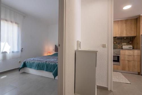 One-Bedroom Apartment image 2