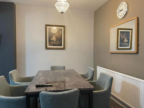 The Clarendon Hotel - image 6