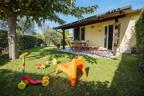  Holiday residence Mare Verde Villaggio Riotorto - ITO02100c-CYC, Pension in Riotorto bei La Sdriscia