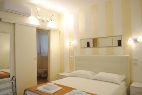 Dreaming Piazza Erbe Rooms - image 5