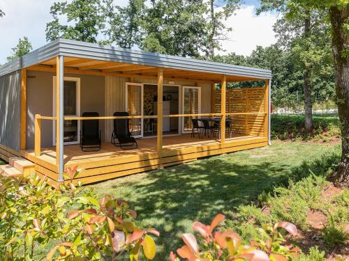 2 bedrooms, 4 beds