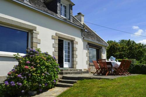 Holiday Home Plougasnou - BRE05104a-F gîte à louer Kervebel