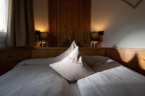Double or Twin Room image 8