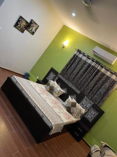 Hotel Executive Lodge, Karaczi