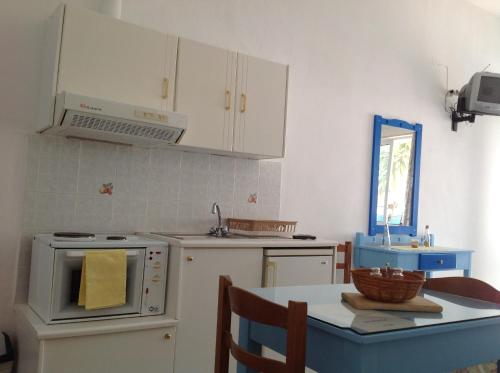 Standard Studio with Terrace (3 Adults) image 2