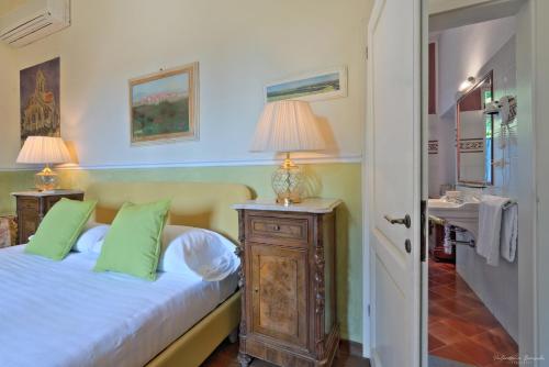 Villa Ape Rosa Relais Room Type - Triple Room