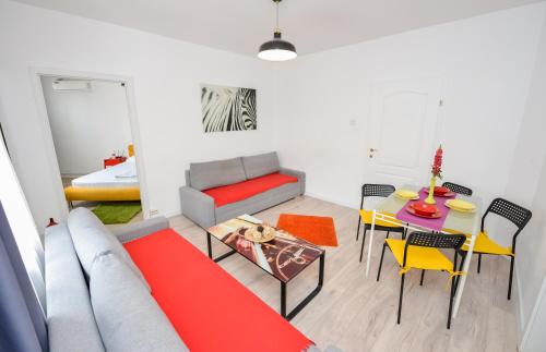 Unirii Square Old Town Apartment - image 2