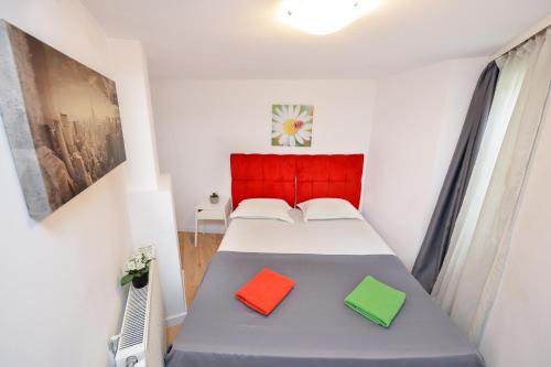 Unirii Square Old Town Apartment - main image