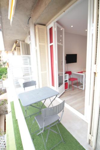 Red studio Buffa - image 2