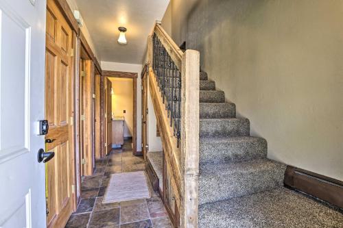 3-Story Home with Balcony 6 Mi to Winter Park! - image 10