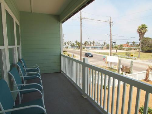 Port Aransas Escapes - Beach Club Clubhouse 4 - image 12