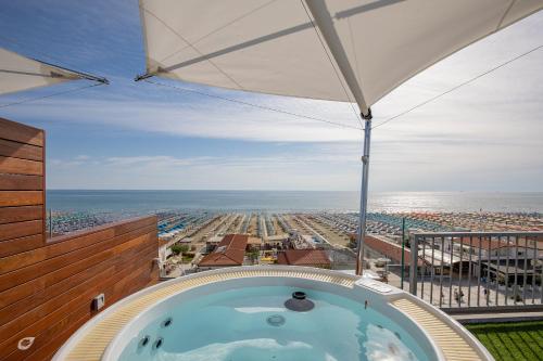 Beachfront Penthouse with private parking
