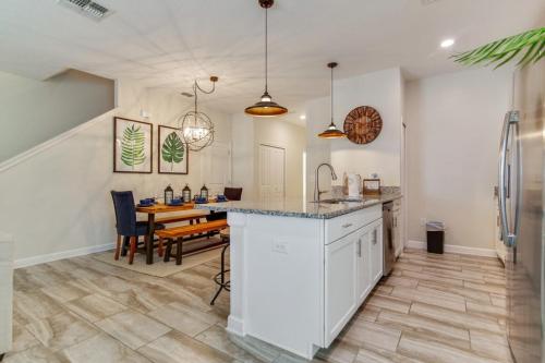 Lovely 4 Bed Pool TH Champions Gate townhouse