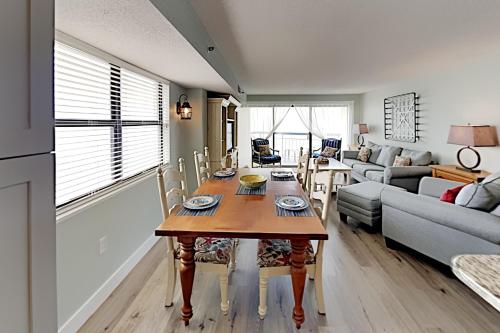 Beachfront Bliss at Stylish Gem - Pool Epic Views condo - image 6
