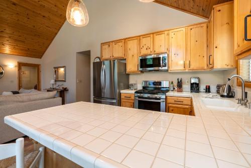 Sierra Haven by Tahoe Mountain Properties - image 10