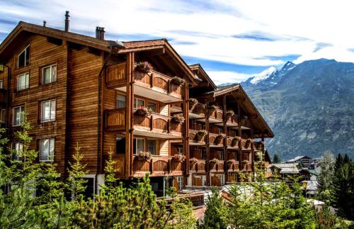 Wellnesshotel Schweizerhof, Pension in Saas-Fee