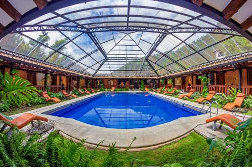 Zwembad, Samari Spa Resort in Banos