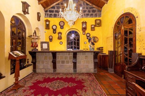 Front desk [24-hour]