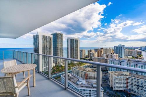 Hyde Beach House Luxury Condo-Resort condo - main image