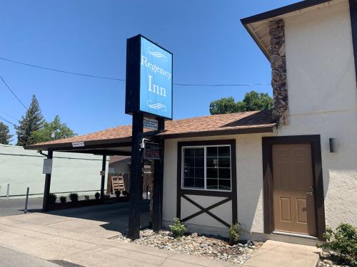 Regency Inn Lakeport - image 14