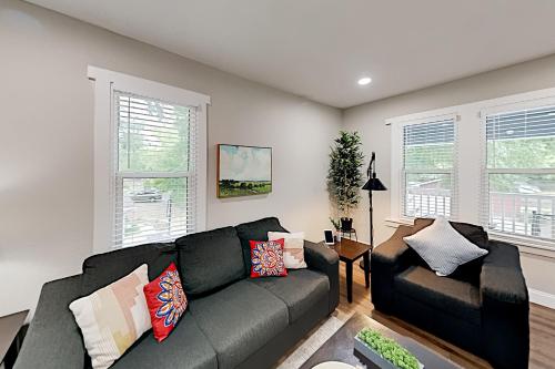 Exceptional Vacation Home in Tampa Duplex - image 11