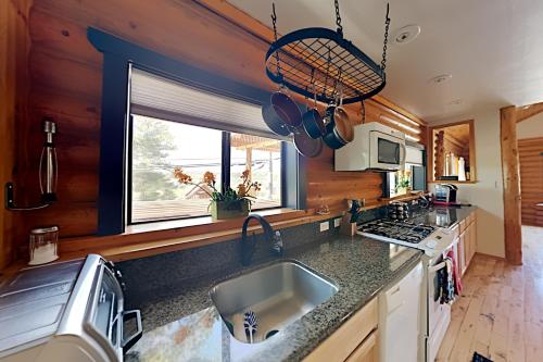 Large Cabin - Epic Views & Private Playground Set home - image 3