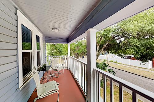 Exceptional Vacation Home in Tampa Duplex - main image