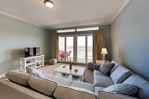 Laketown Wharf - Lake-View Balcony Steps to Beach condo - image 10