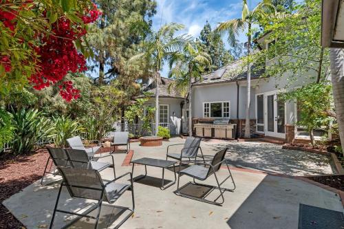 Helix Hideaway - All-Suite Estate Outdoor Kitchen home - image 2