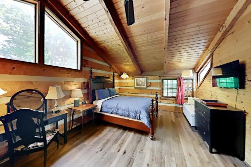 Bearenberg Cabin - Epic Views Hot Tub & Game Area cabin - image 6