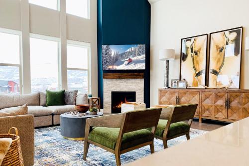 Brand-New Pinebrook Retreat - Hot Tub & EV Charger townhouse - image 9