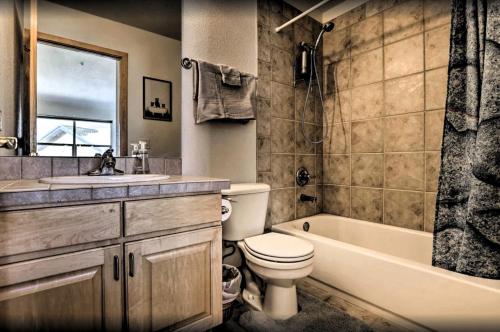 Exceptional Vacation Home in Silverthorne townhouse - image 6