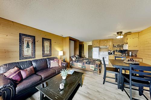 2 Units at The Inn at Silver Creek Pool & Hot Tub condo - main image