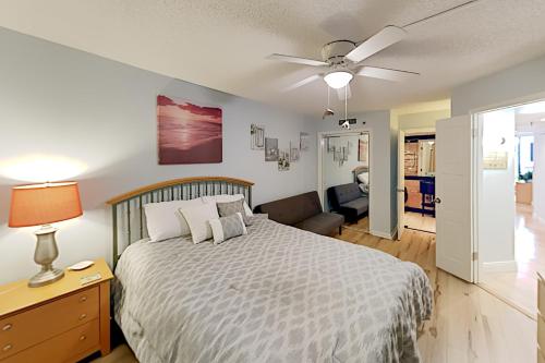 Exceptional Vacation Home in Myrtle Beach condo - image 2