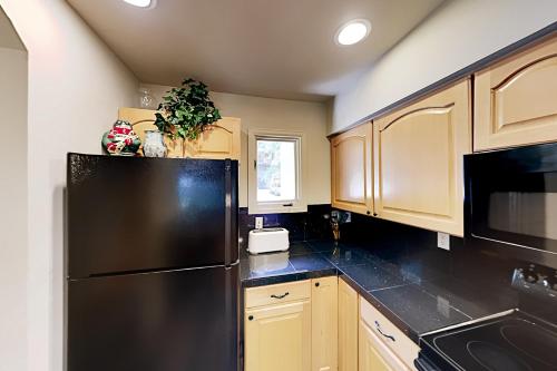 Exceptional Vacation Home in Vail townhouse - image 7