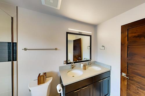 New-Build at Blue River Flats - Mountain Views townhouse - image 9