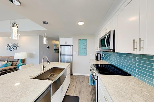 Gulf & Gather - Heated Pools Tennis Beach Access condo - image 7